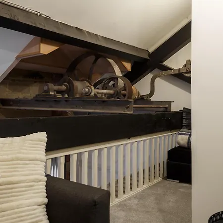 2 Bed New York Style Loft Free Parking