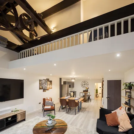 2 Bed New York Style Loft Free Parking *