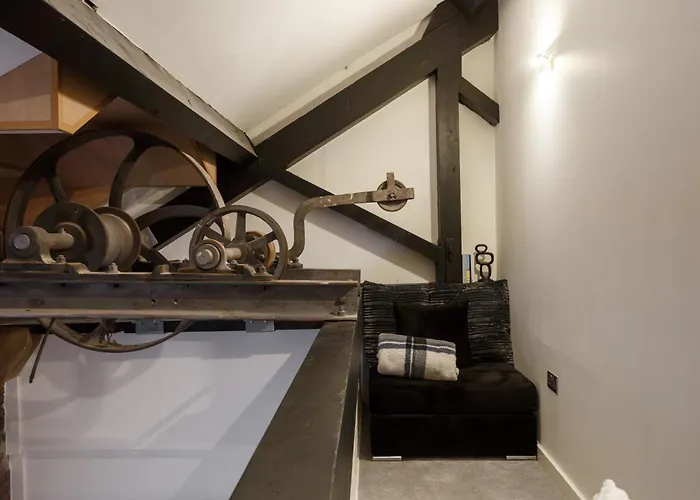 2 Bed New York Style Loft Free Parking