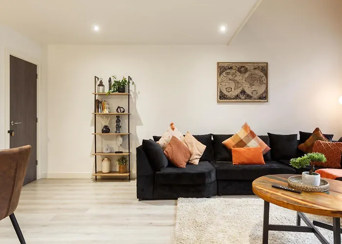 2 Bed New York Style Loft Free Parking Apartment Bradford (West Yorkshire)