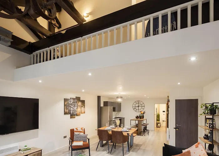 2 Bed New York Style Loft Free Parking *