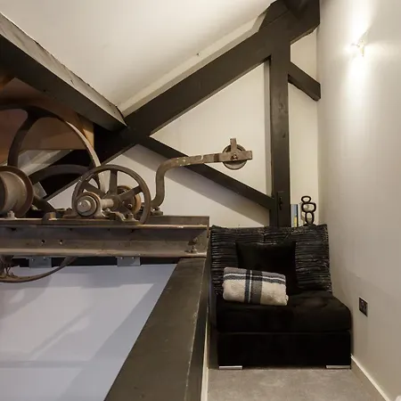 2 Bed New York Style Loft Free Parking